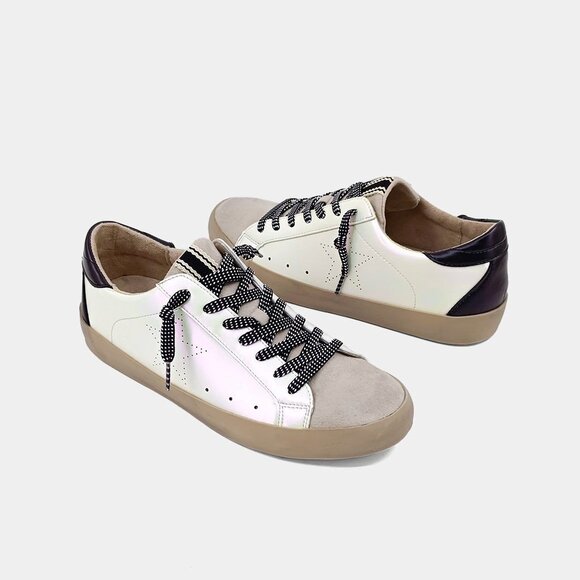 ShuShop Mia Kids Sneaker in Metallic White with Dark laces Size 4 Kids NEW - Picture 1 of 15